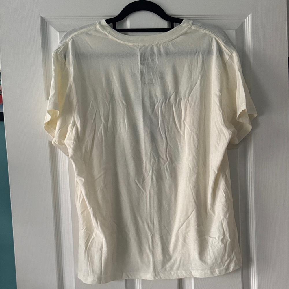 Star Wars Cream Tee with Green and Red Holiday Graphic - Picture 4 of 4